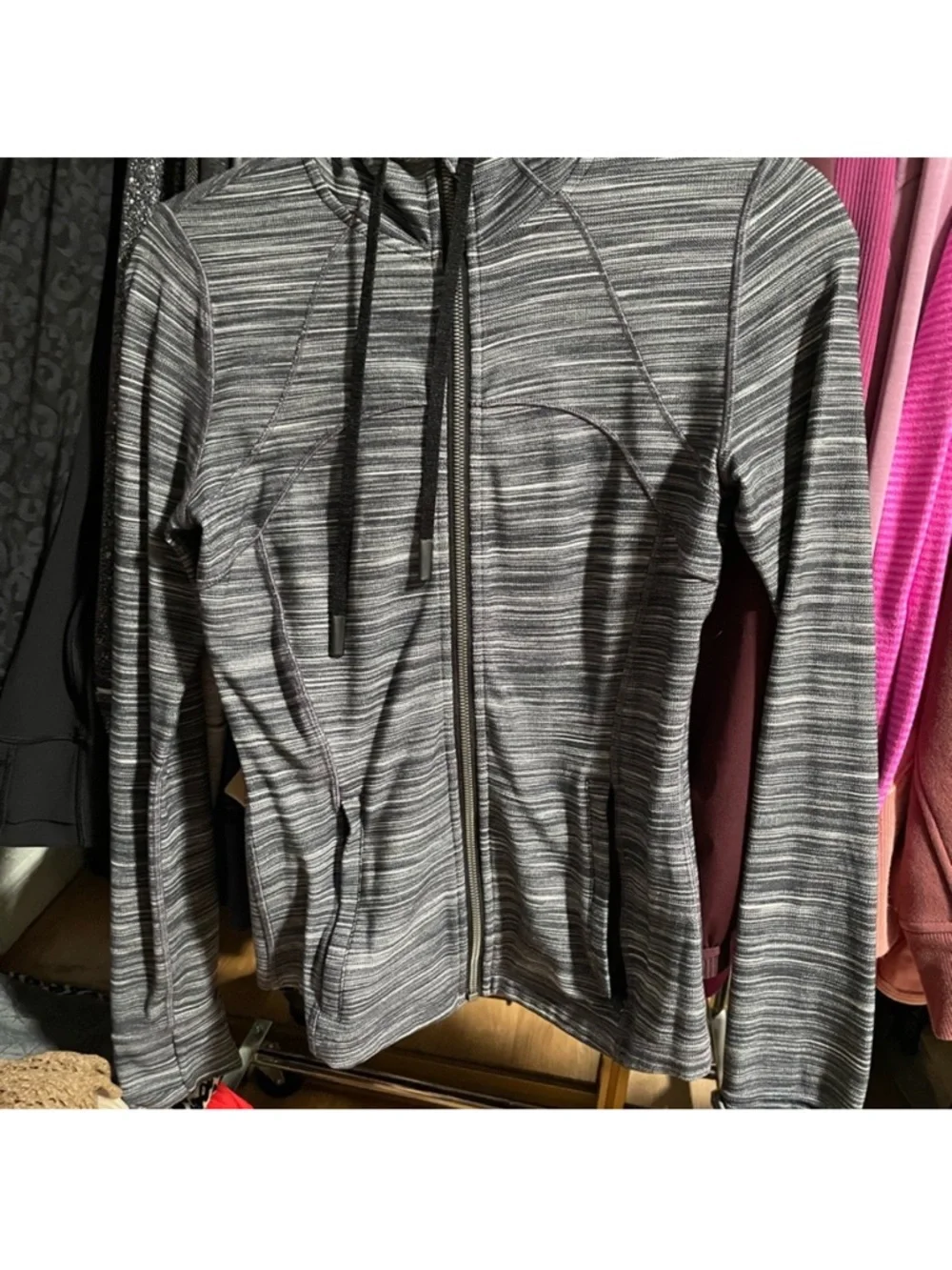 lululemon define Heather Gray Hooded Jacket - Nulu size 6 - Picture 4 of 6